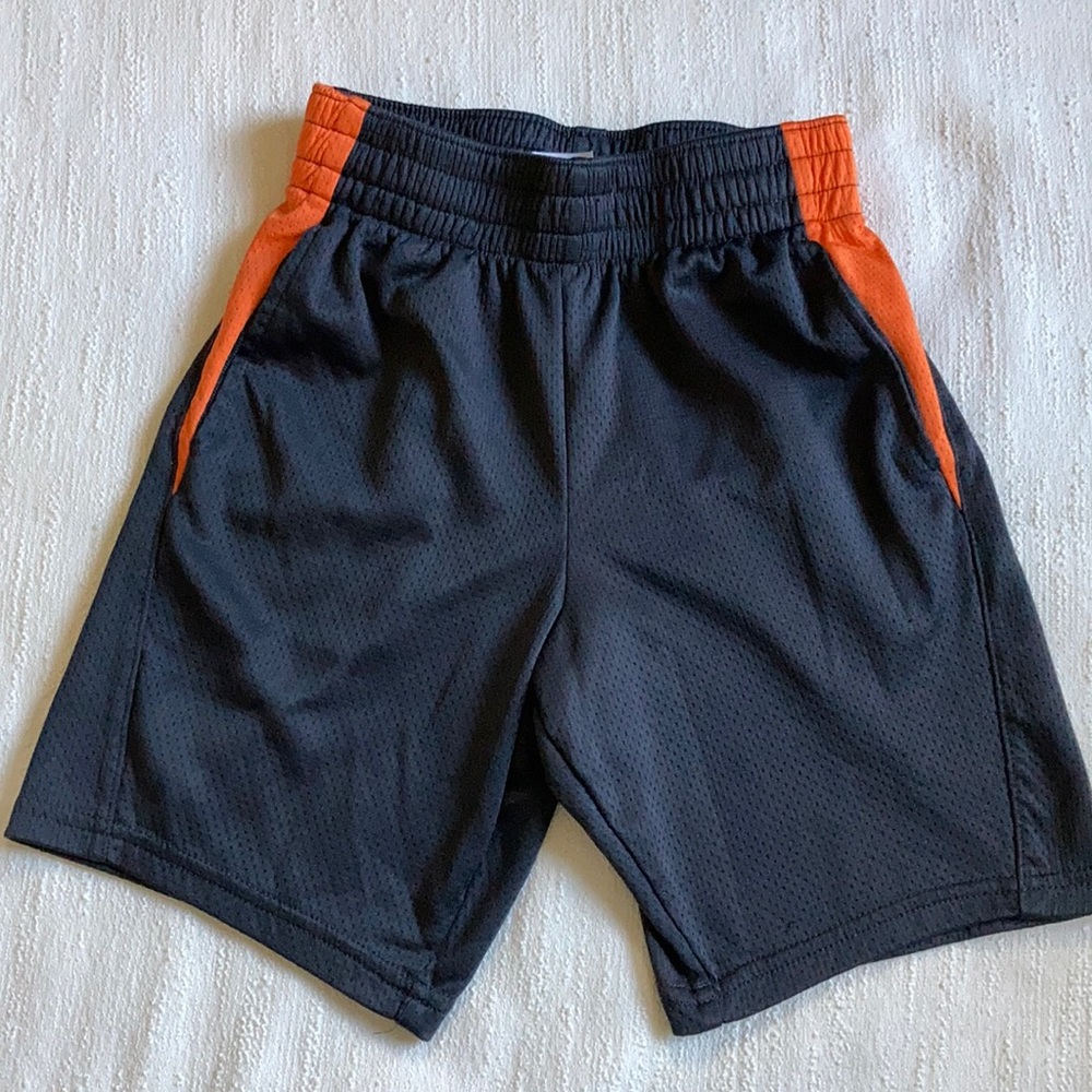 Athletic Works Athletic Shorts Size Medium (8)